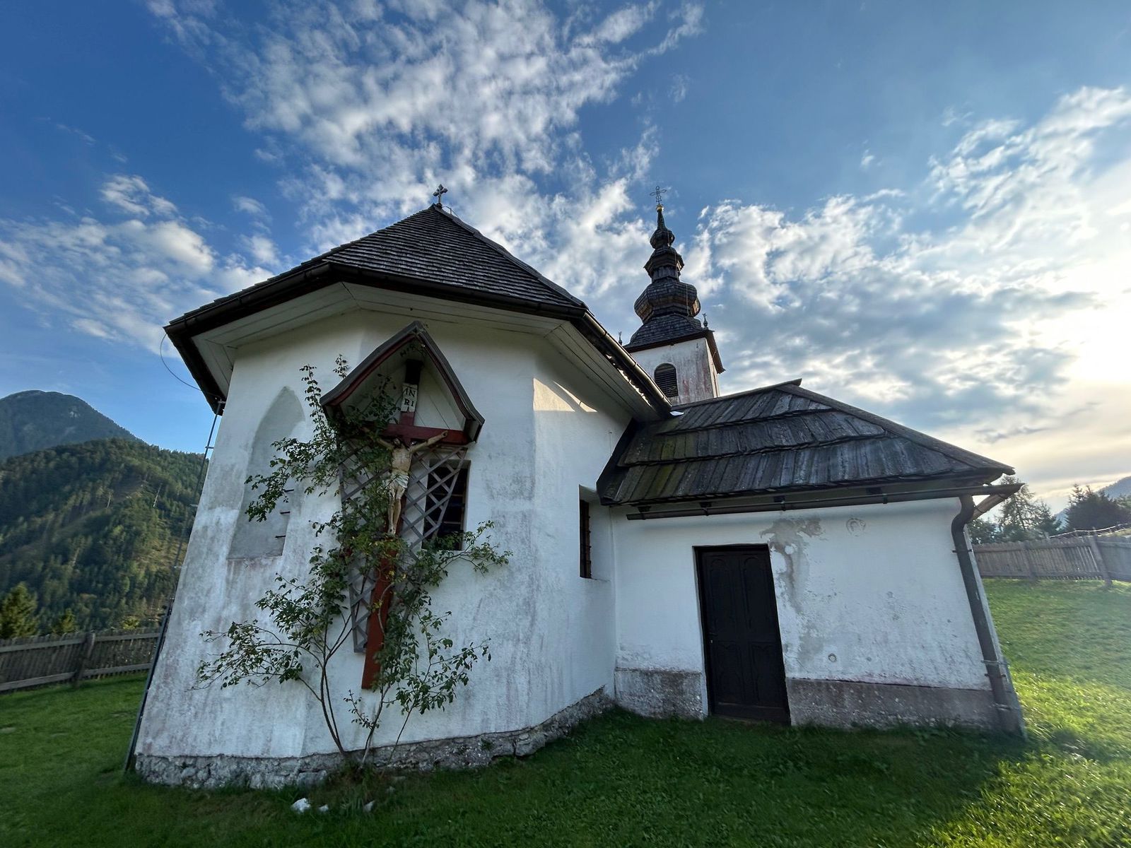 Starý kostol sv. Ožbolta (Osvalda) v Jezersku...