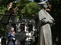SR Bratislava SNP Pietny akt kladenie vencov BAX