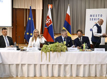 SR Senica výjazdové rokovanie vláda TTX