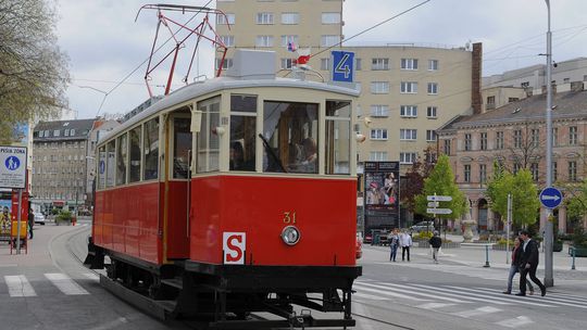 Bratislavská MHD oslavuje 130 rokov, ulicami bude premávať historická električka