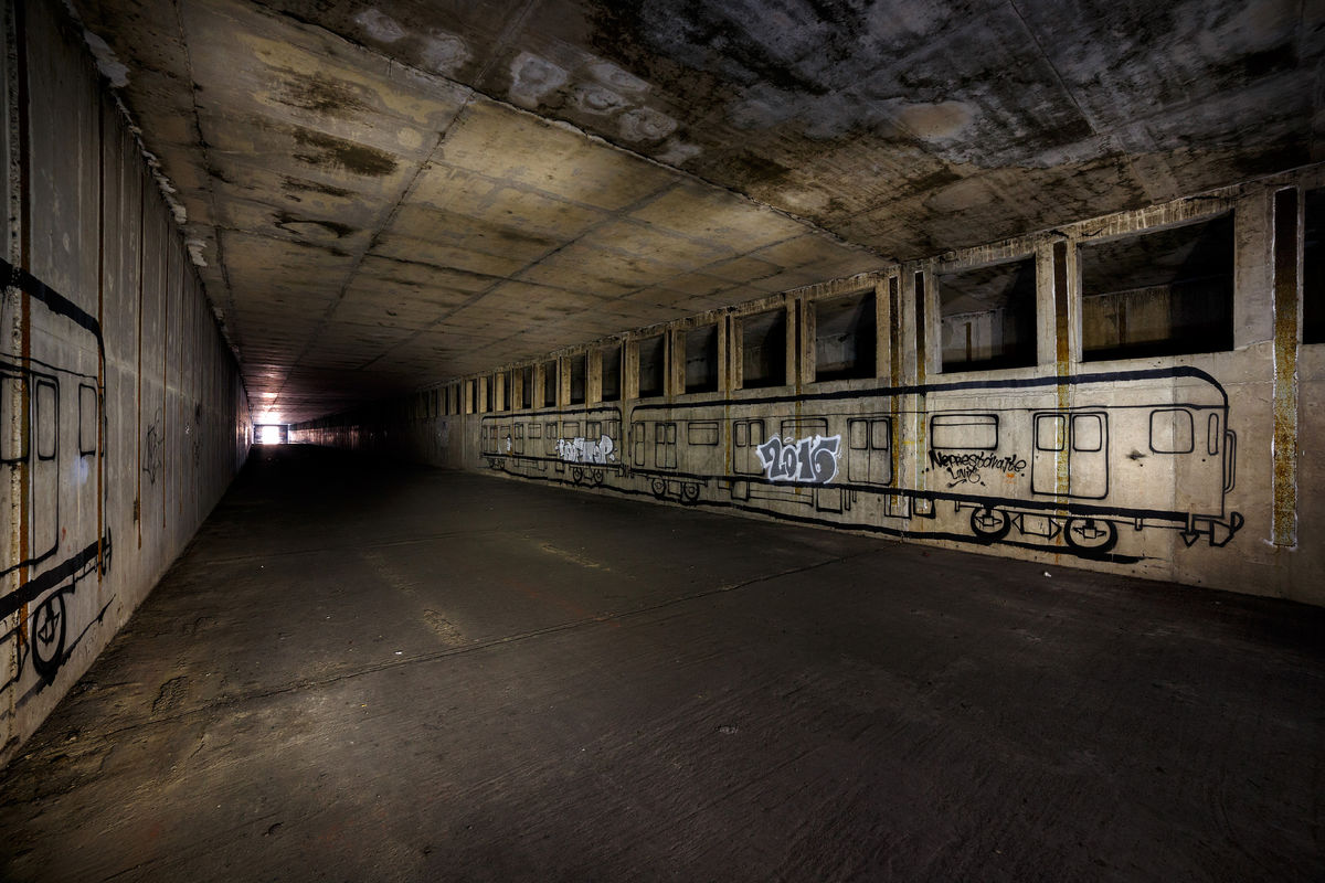 Vybudovaný tunel metra v dĺžke 550 m z rokov...