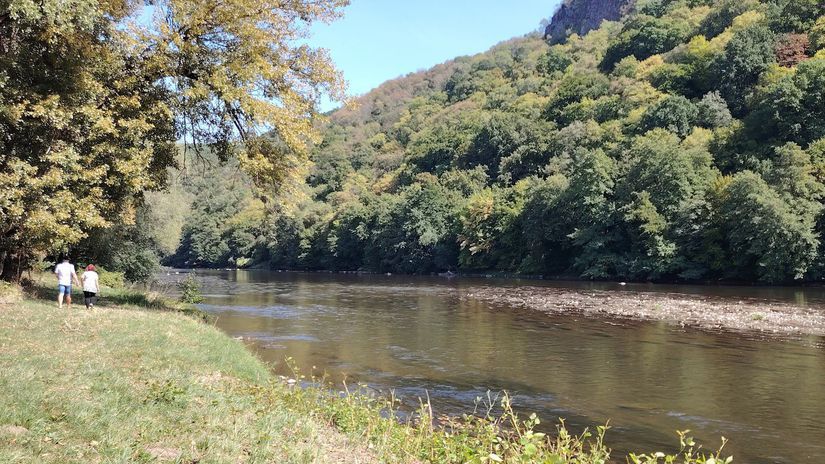 Hron je druhou najdlhšou riekou na Slovensku....