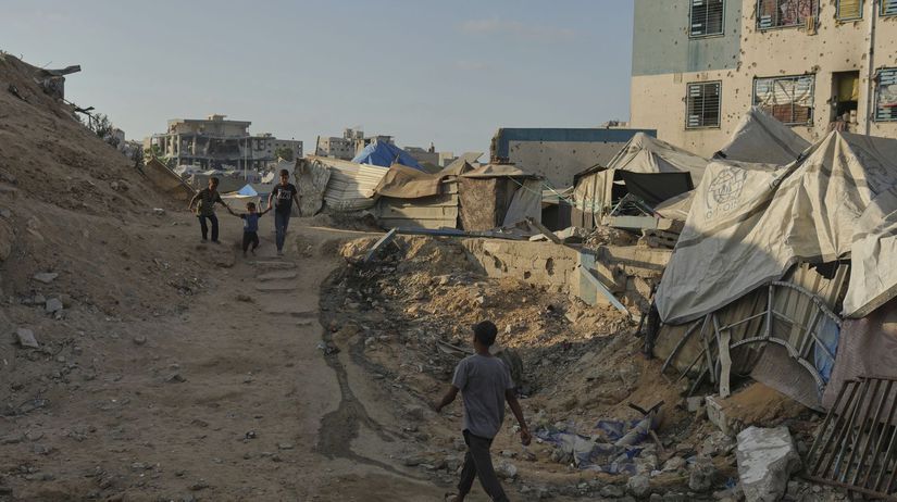 Palestinians / Gaza /