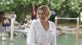 Režisérka a scenáristka Greta Gerwig v kreácii...