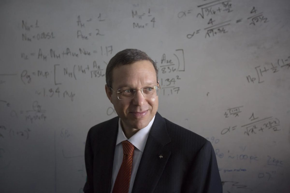 Harvardský profesor Avi Loeb je známy svojimi...