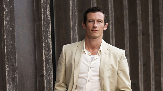 Herec Callum Turner predstavil v Benátkach film...