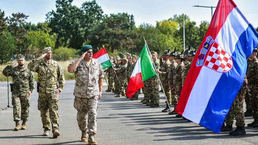 Generálmajor Králik počas odovzdávania velenia...