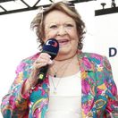 Jiřina Bohdalová a riaditeľ Českej televízie Hyněk Chudárek