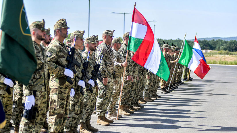 Maďarskí vojaci v MND Stred