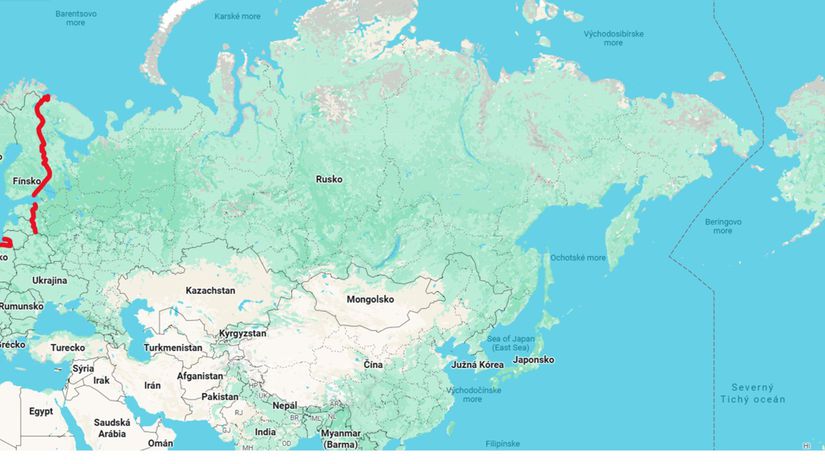 Mapa Ruska. Červená čiara je pozemná ruská...