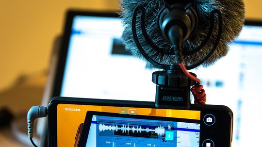 Viac ako 6-tisíc fotografií a 2000 videí. Dánskeho exministra súdia pre škandál s detskou pornografiou