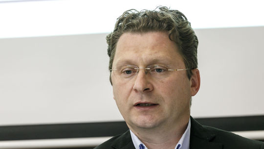 Mýtus o chudobných štátnych nemocniciach padol: Dáta usvedčujú odborárov z manipulácie