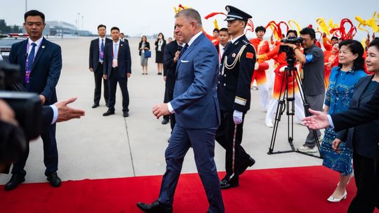 Premiér Robert Fico po prílete do čínskeho...
