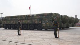 Čína, vojenská prehliadka