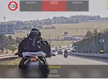 VIDEO: Motorkári si z diaľnice urobili...
