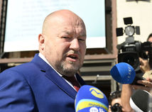 Minister cestovného ruchu a športu Rudolf Huliak.
