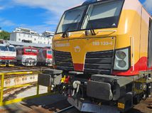 Prave dnes do flotily pribudol dalsi novy rusen 193 Vectron  ktory bude nasadeny prioritne na linke expresnych vlakov Kosice - Zilina - Bratislava