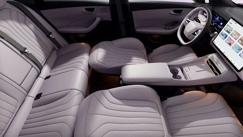 Kabína umožňuje aj takúto lôžkovú úpravu, čo...