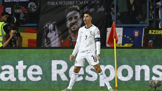 Diogo, navždy budeš s nami! Portugalčania spomínali na zosnulého Jotu, Ronaldo vylepšil fantastickú štatistiku