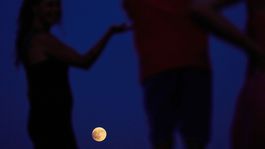 Úplné zatmenie Mesiaca - tzv. Krvavý Mesiac v...