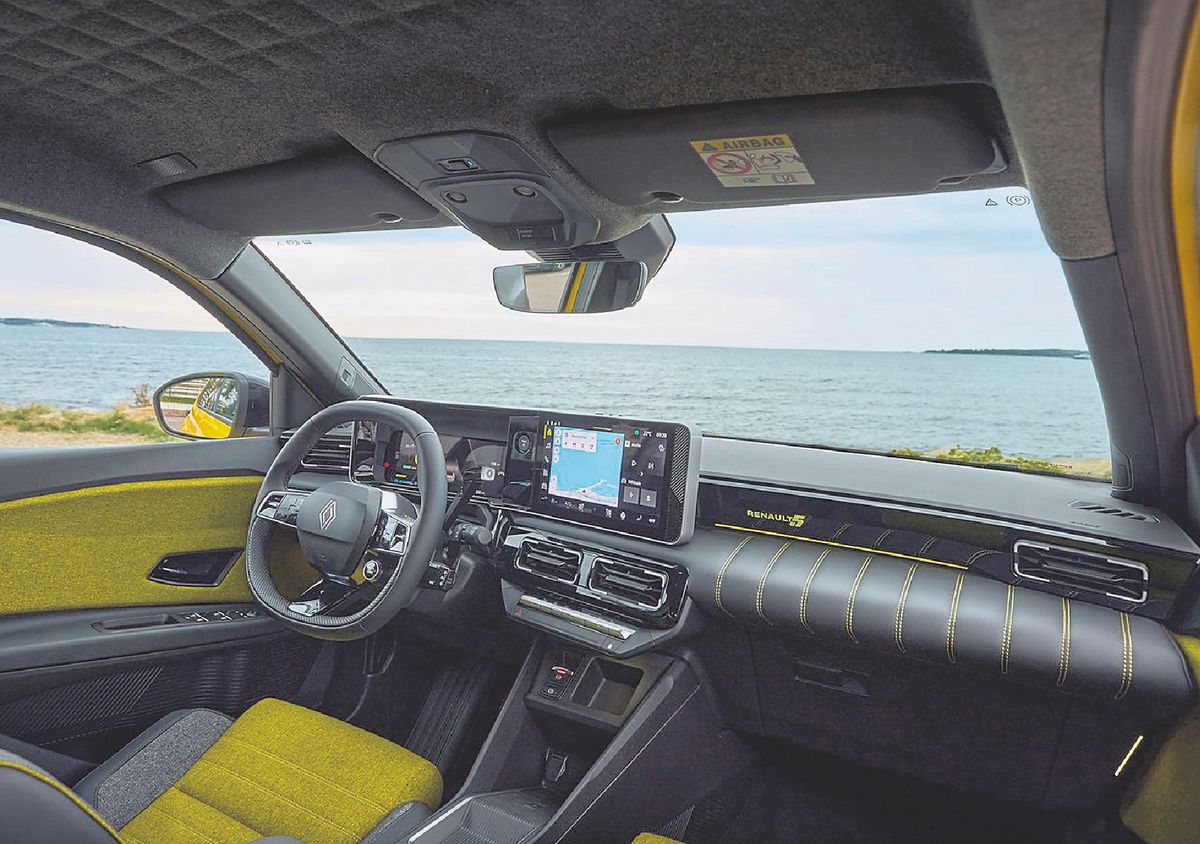 V kabíne sa tiež vynárajú spomienky na originál...