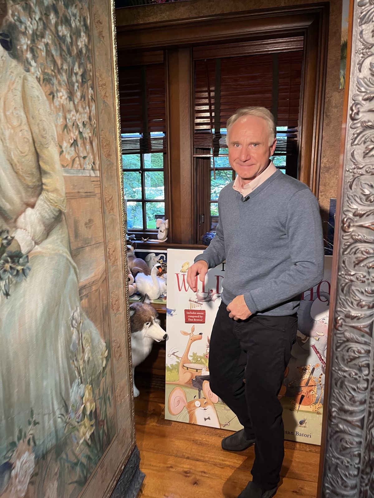 Dan Brown vstupuje do tajnej miestnosti za...