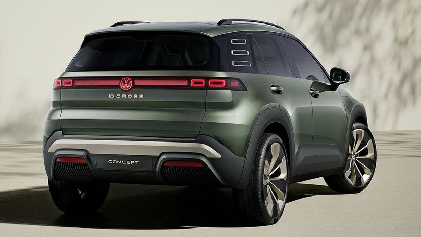 Masívny vzhľad je aj výsledkom šírky 1 839 mm a...