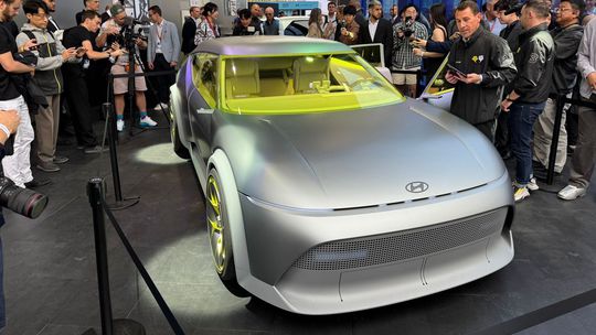 Hyundai Ioniq Three Concept - 2025