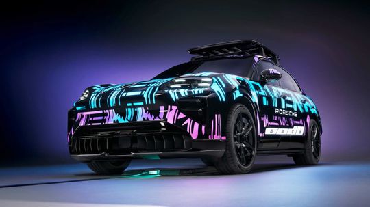 Porsche Cayenne - indukčné nabíjanie