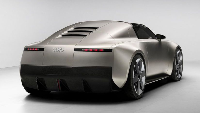 Impozantná zadná časť zaujme absentujúcim...