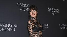 Hviezdy v priehľadných šatách