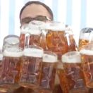 Oliver Strümpfel, čašník, pivo, krígle, rekord, Nemecko