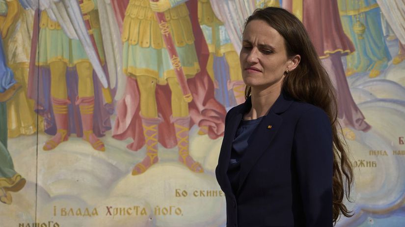 Oana Toiuová, Rumunská ministerka zahraničia