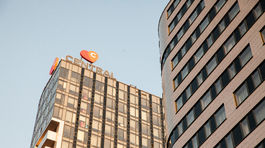 Nákupné centrum Central vypĺňa plochu vedľa...