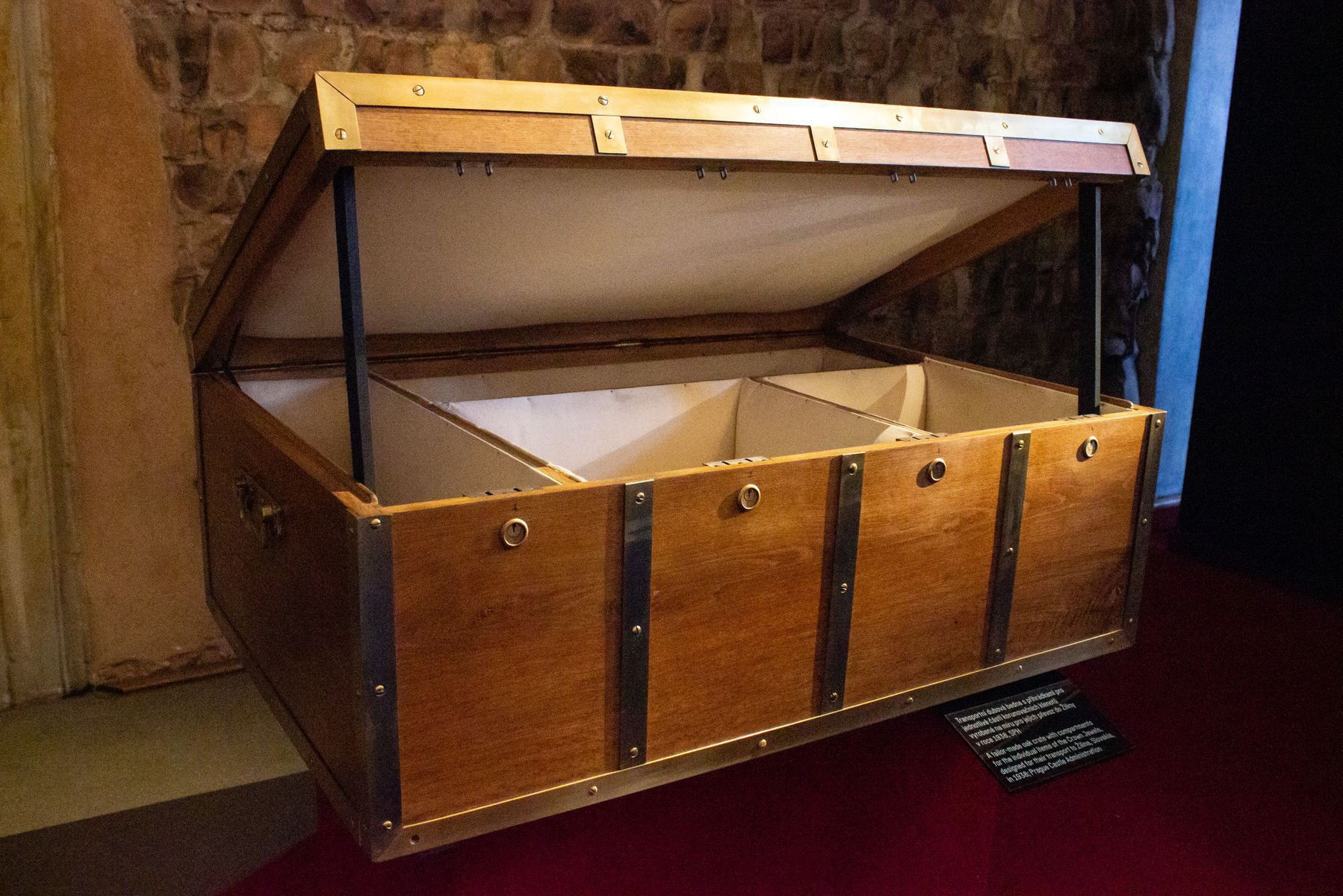 Debna z dubového masívu, v ktorej sa v roku...