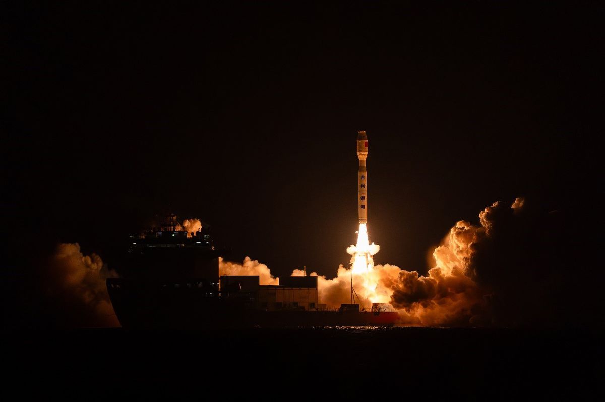 Desiateho septembra Geely na obežnú dráhu...