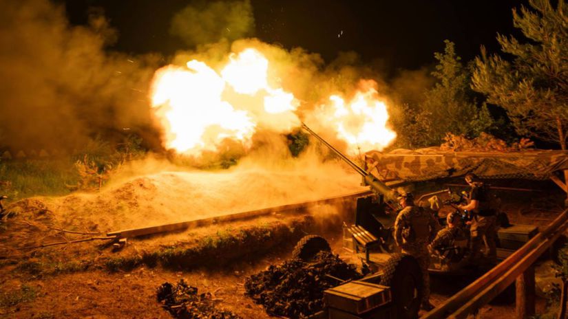 ukrajinskí  vojaci, vojna, zbrane, húfnica,...