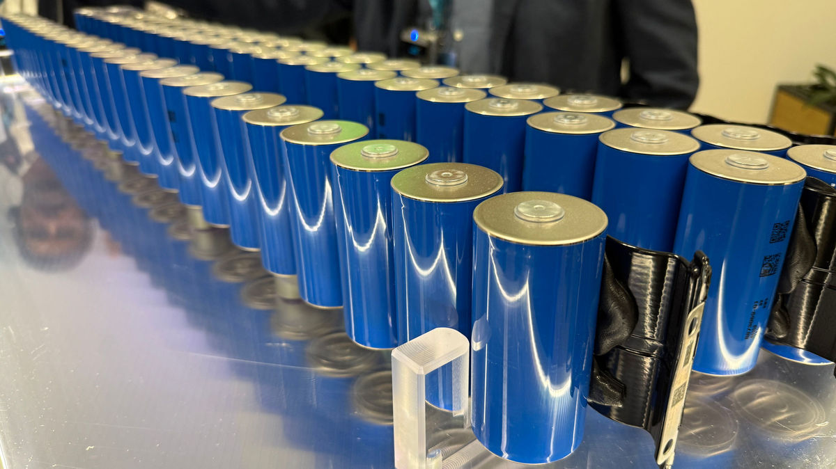 BMW nechce prezradiť počet článkov v batériách...