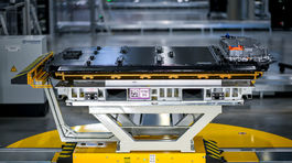 P90608996 high Res production-of-gen6-h