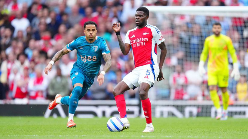 Po zápase rovno do súdnej siene. Bývalý hráč Arsenalu čelí piatim ...