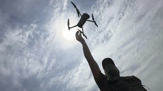Putinova vojnová mašinéria mení taktiku: tanky nestačia, Rusko chrlí milióny dronov
