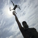 Ruský vojak s dronom