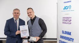 Andrej Pastorek z Fakulty informatiky a...