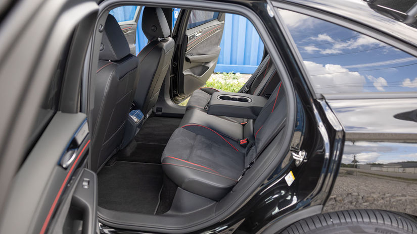 Vzadu sa cítite ako v luxusnej limuzíne. Aspoň...