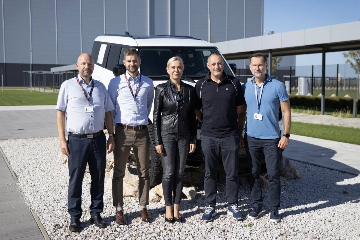 Ministerka Denisa Saková navštívala automobilku...