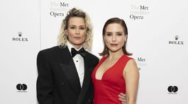 Bývalá profesionálna športovkyňa Ashlyn Harris (vľavo) a jej partnerka - herečka Sophia Bush.