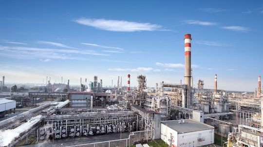Slovnaft dlhuje štátu 400 miliónov. Kamenický naznačil, že časť mu odpustia