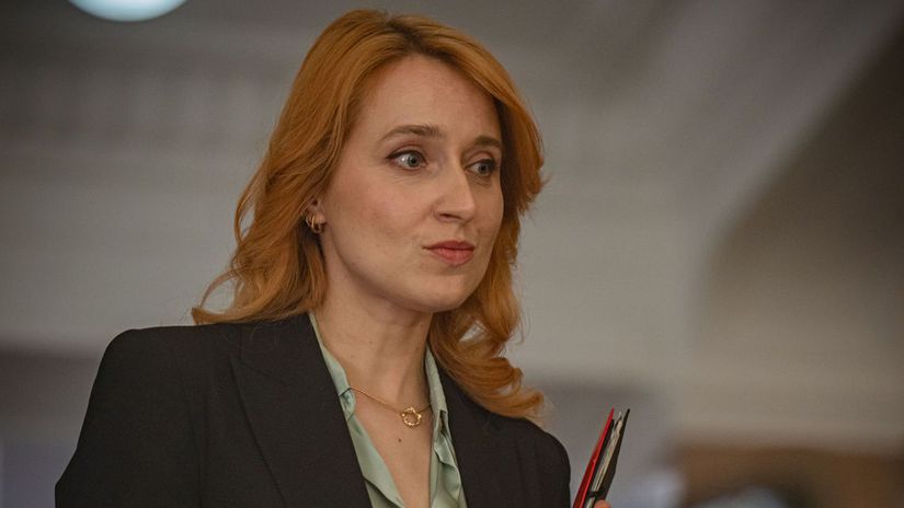 Herečka Veronika Husovská v seriáli Neuer. 