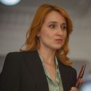 Herečka Veronika Husovská v seriáli Neuer. 