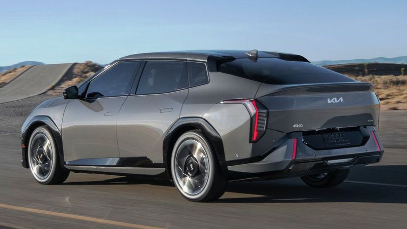 Fastback EV4 si zakladá na elegantnej siluete....